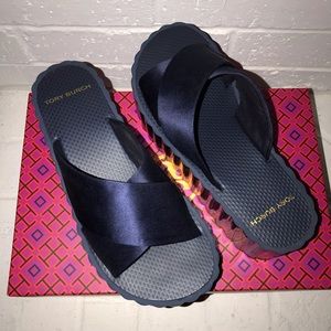 Tory Burch SCALLOP WEDGE SLIDE